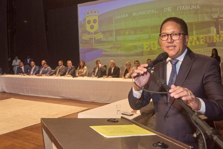 Augusto-Castro-firma-compromisso-com-trabalho-apos0130147100202501012028